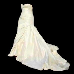 St. Patrick Pronovias 

You pay additional SHIPPING fees